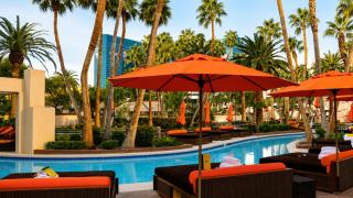 Luxury MGM Signature Suites - Strip & Mountain Views - NO Resort Fee - 4