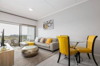 Serene 2-Bed Apartment in Midrand Lifestyle Estate - 8
