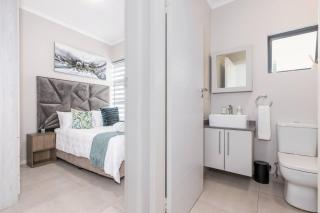 Serene 2-Bed Apartment in Midrand Lifestyle Estate - 4