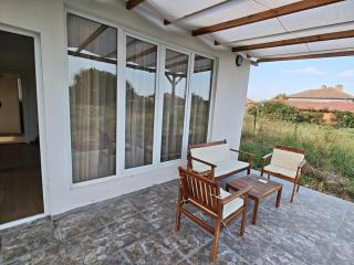 Three-bedroom house in Livada Village, 20 minutes from the beach! - 4