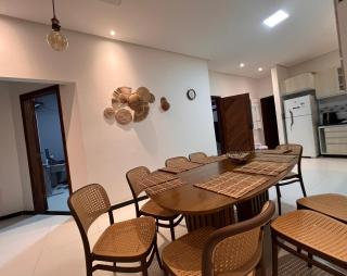 Casa inteira com Piscina - 3 Quartos - Área Gourmet - 5 min da Praia - 5