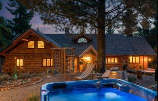 Fairytale Log Cabin - Homewood Forest Retreat - 9