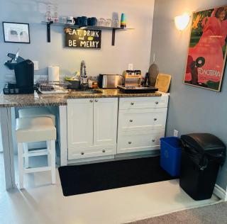 Peaceful Bay Getaway Entire Private Suite -1 bedroom, 3 beds - 3