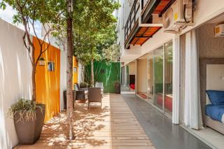 Escápate a un dúplex exclusivo con vino y terraza - 5