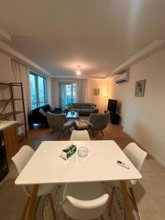 Luxury Apartment - Families only - 4