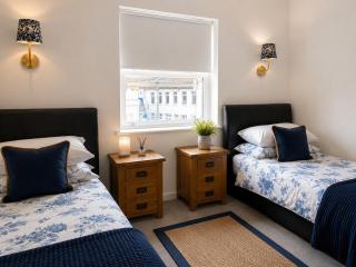 Boutique 2 Bed, parking, 2 mins to beach & town - 8