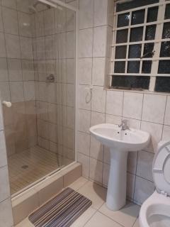 Jomus Guest House - 8