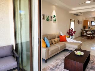 Private Beach 2 Pools 2 Suites 3 Balconies - 2