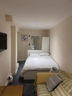 Quiet Double Room Ensuite Marble Bathroom South Croydon - 6