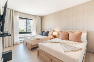 BRAND NEW! Stylish Stay in Vermare C7 - 1