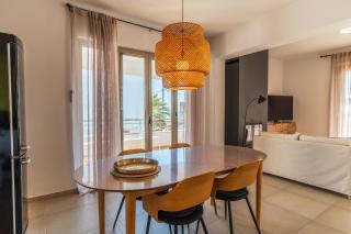 Villa Gagra - Villa by the Sea with a Private Pool - 3