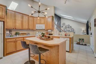 4BR with Fenced Dog Yard & Fire Pit, Sleeps 9 - 7