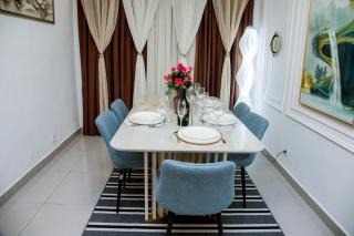 Pantheon Luxury House - 4