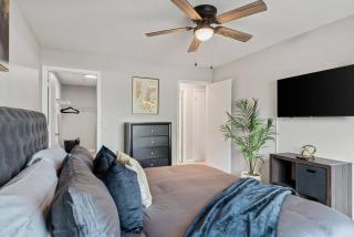 Modern King Suite with Private Patio, Near Hospitals & State Fairgrounds - 7