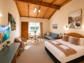 Coonawarra Place Motor Inn - 1