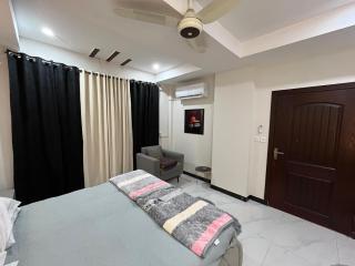 Luxury 2BR,, Self Check-in Netflix H-13 Islamabad - 6
