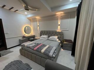 Luxury 2BR,, Self Check-in Netflix H-13 Islamabad - 8