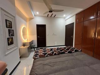 Luxury 2BR,, Self Check-in Netflix H-13 Islamabad - 3