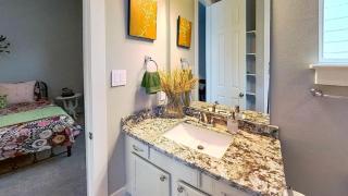 Executive Room in Spring - Near Exxon, HP, St Luke - 2
