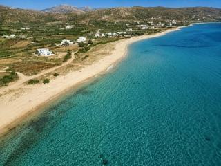 Kalais Beachfront Suites - Stunning Sea & Sunset Views, Free Beach Chairs, Bus Stop Outside, 12 Min from Naxos Town, 200 Mbps WiFi - Plaka - 9