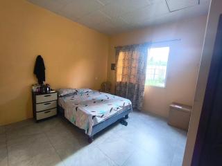Country house with a pool and access to a river - 2