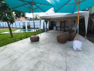 Country house with a pool and access to a river - 8