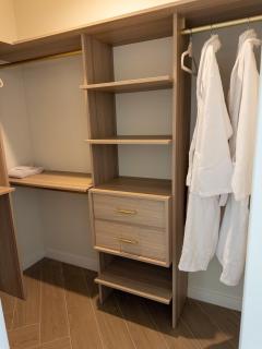 Luxury Wynwood 1BR 2 Bed -1 BathBalcony 4 Guest - 2