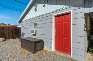 Pet-Friendly Hot Tub Cottage, Olympic Center - 5