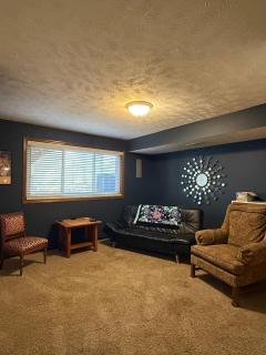 Nicely updated 3 Bed Townhouse, free parking unit 6 - 1