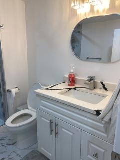 Cozy Private Basement Suite East Windsor - 7
