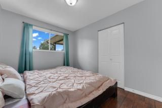 Spacious Main-Floor Bungalow Near South Common - 4