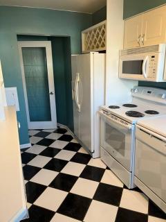 2BR Comfort near Airport and Downtown - 3