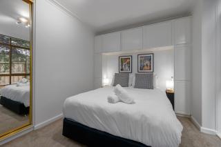 Garden Outlook - Two Bedroom Layout - Pool Access - 3