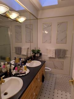 Metro Vancouver Guest House - 3