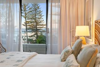 The Coconut Crib- Waterfront Burleigh Beach - 6