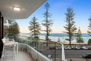 The Coconut Crib- Waterfront Burleigh Beach - 9