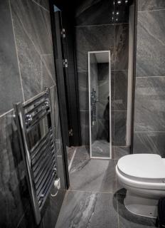 High spec studio - Sleeps 2 - parking - 7