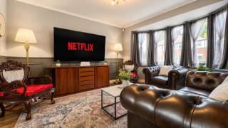 Stylish 3 Bedroom Doncaster Retreat with Garden & Driveway Parking - 3