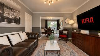 Stylish 3 Bedroom Doncaster Retreat with Garden & Driveway Parking - 2