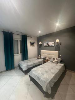 Villa avec vues exceptionnelles à 2 minutes de la plage - 1