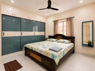 Urban Heaven OG Stays Premium 2BHK flat Hitech City - 5