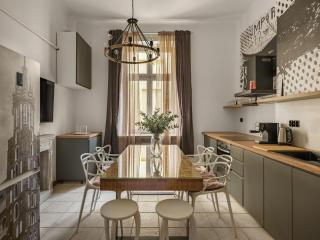 Crow Old Town Apartment - bespoke apartments - 7