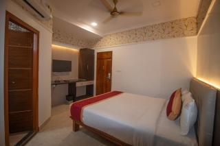 Hotel Town Palace - 6