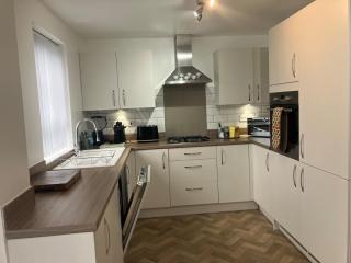Sheffield Boutique 4-Bed Home - 1