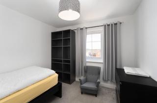Sheffield Boutique 4-Bed Home - 3