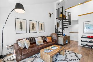 Chalet Chic Condo, Short Walk to Lift 7, Covered Parking condo - 9