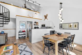 Chalet Chic Condo, Short Walk to Lift 7, Covered Parking condo - 4