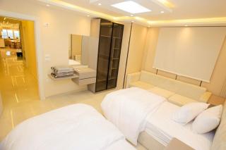 Spacious Seafront Residence - 7