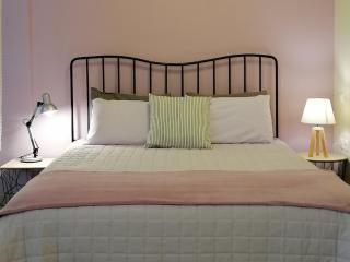 Bright, Deluxe Apartment - 3