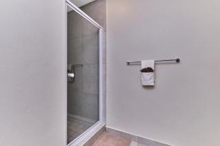 Chic Studio Apt-Central location to Sandton City, Melrose Arch and Rosebank with Pool, Gym and Office Spaces - Self Check In - 5